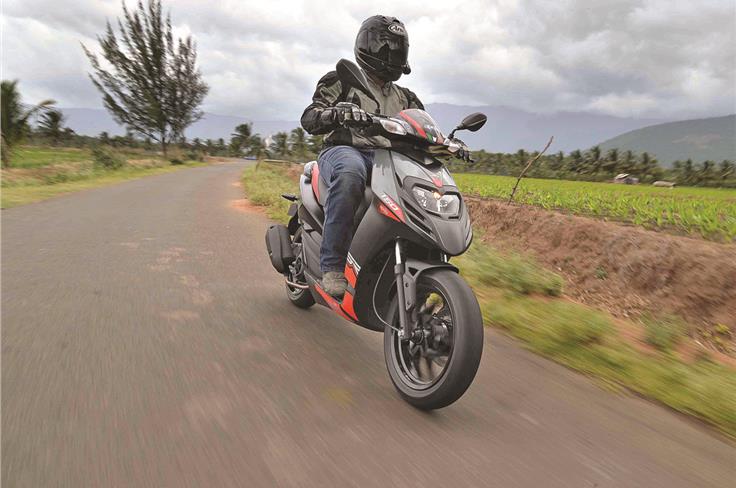 The responsive motor makes the SR150 striking not just to blast around on, but to cut through city traffic as well. 